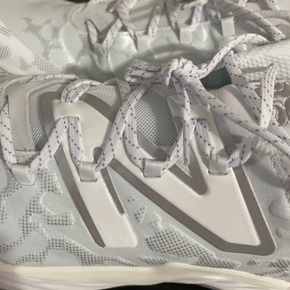 Size 18 - New Balance Two WXY V3 White Grey Men’s Basketball Sneakers Authentic - Picture 16 of 17